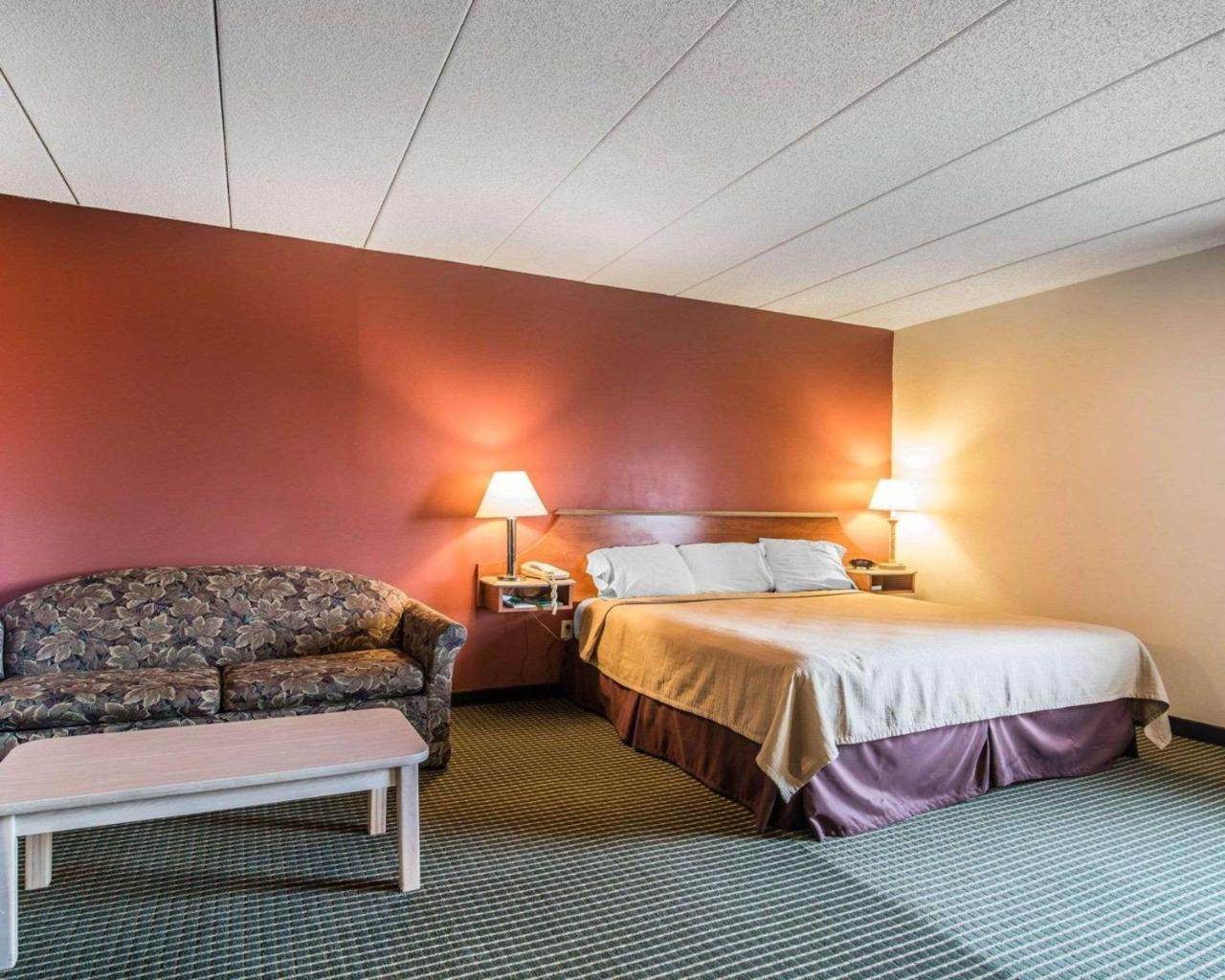 Econo Lodge Plymouth Ngoại thất bức ảnh